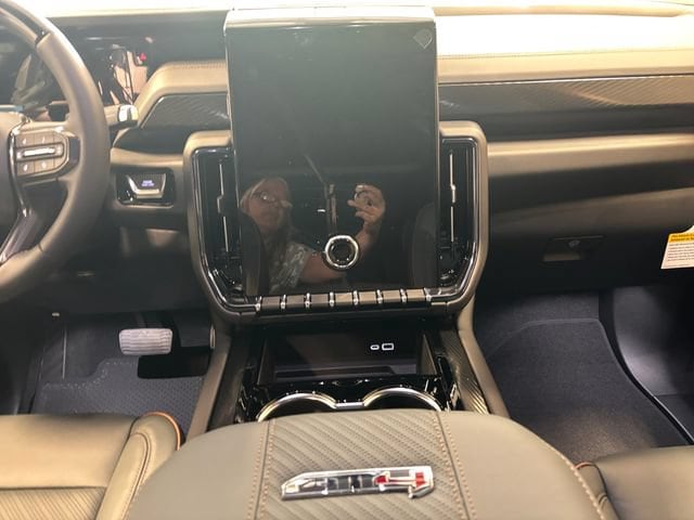 2026 GMC Yukon AT4 - Photo 12