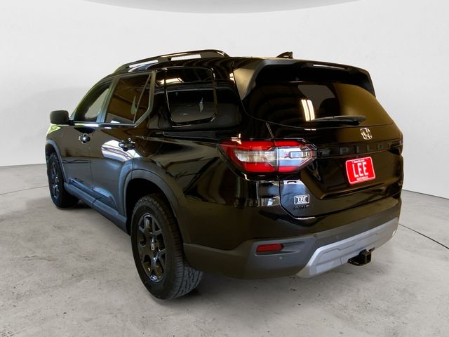 2025 Honda Pilot TrailSport photo 3