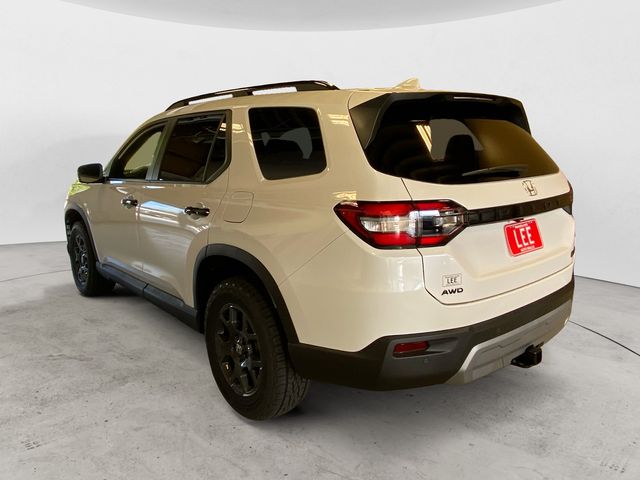 2025 Honda Pilot TrailSport photo 2