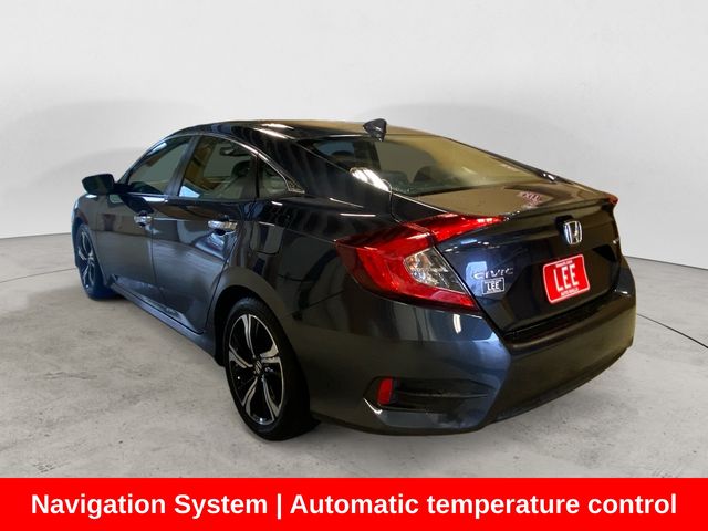 2017 Honda Civic Touring photo 3