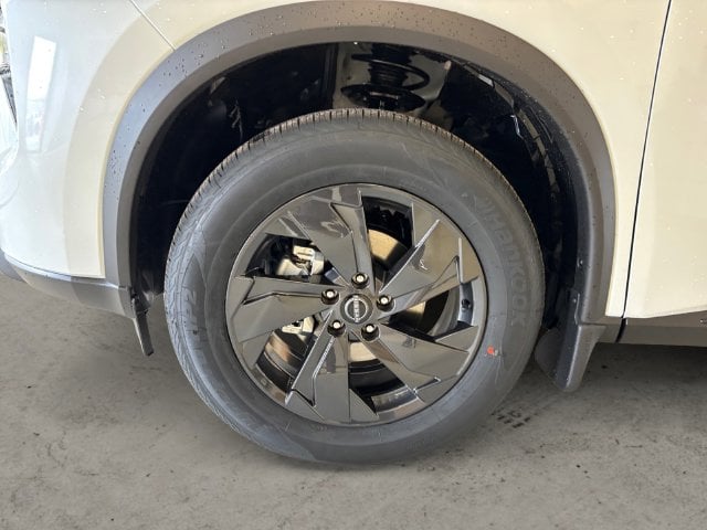 2026 Nissan Rogue SV - Photo 15