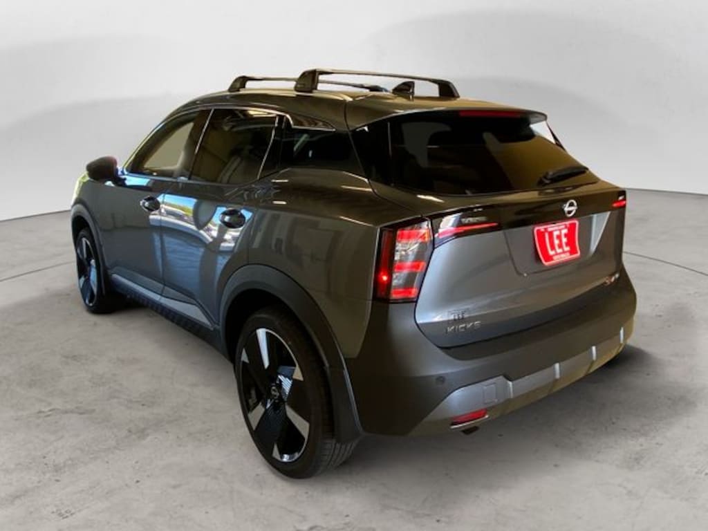 New 2026 Nissan Kicks SR SUV