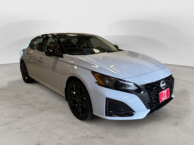 2026 Nissan Altima SR - Photo 8