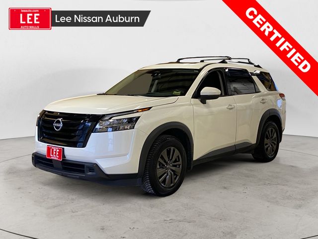 2022 Nissan Pathfinder SV's photo
