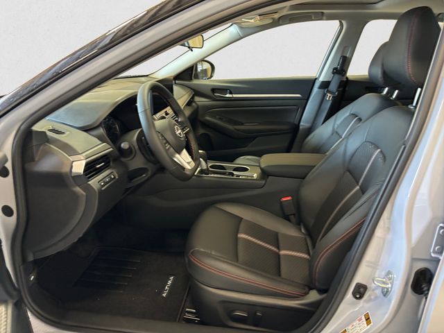 2026 Nissan Altima SR - Photo 10