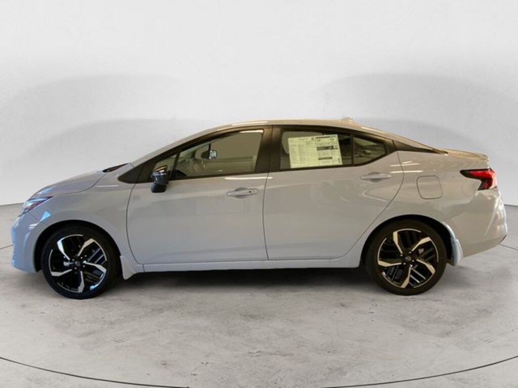 New 2025 Nissan Versa 1.6 SR Sedan