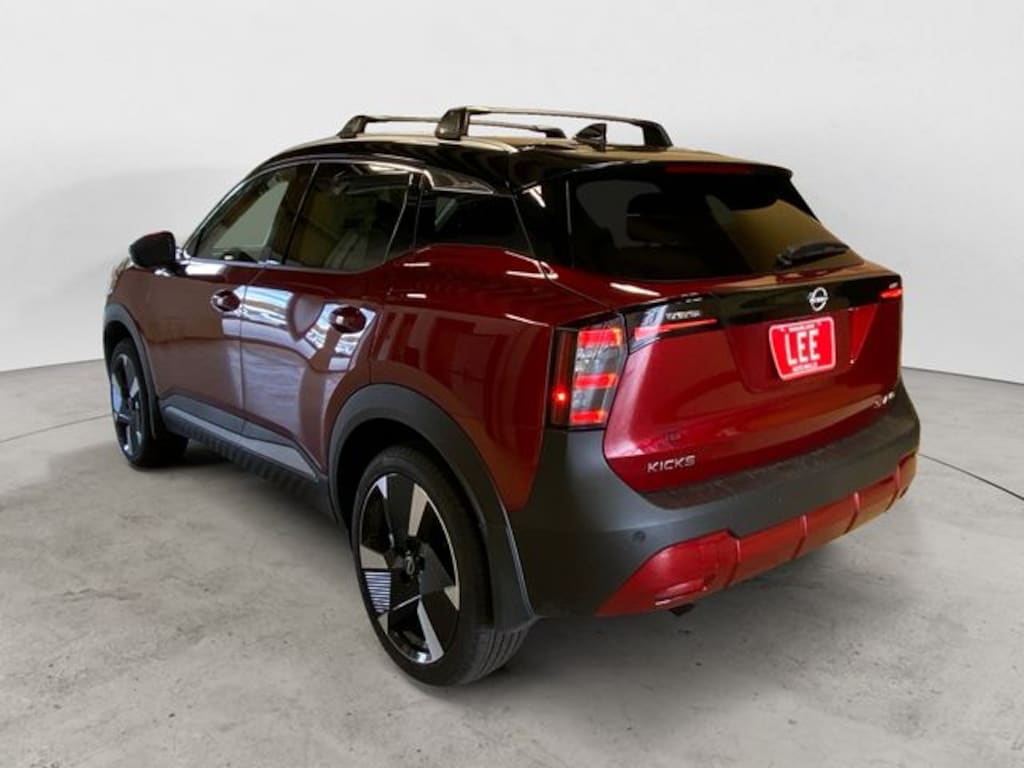 New 2026 Nissan Kicks SR SUV