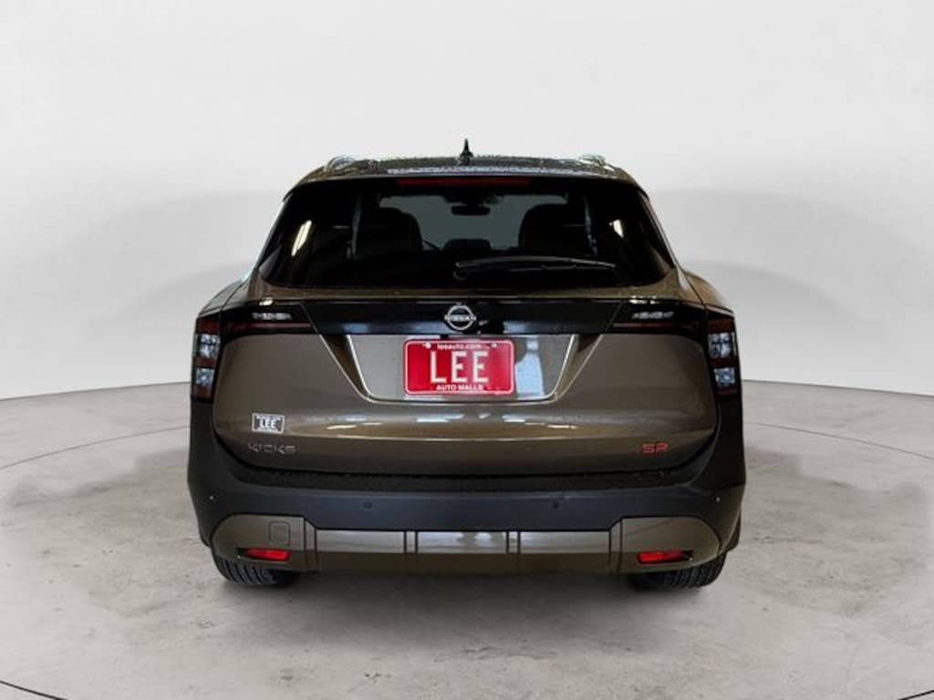 New 2026 Nissan Kicks SR SUV