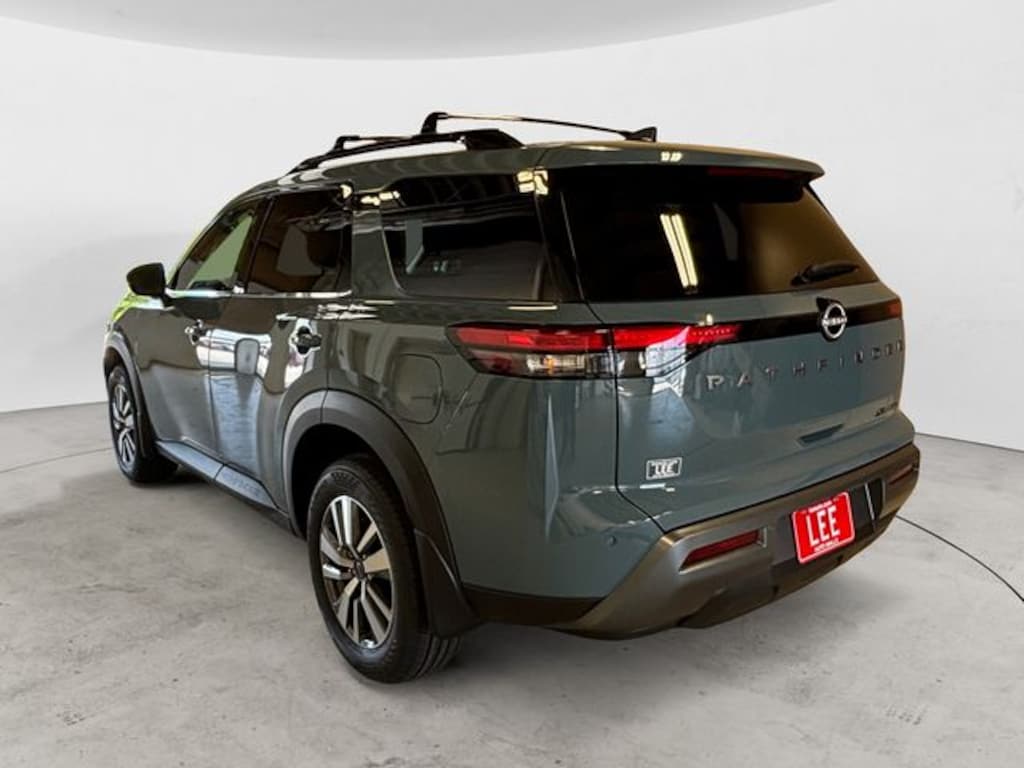 New 2026 Nissan Pathfinder SL SUV
