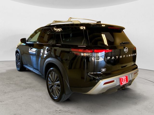 2024 Nissan Pathfinder SL photo 3