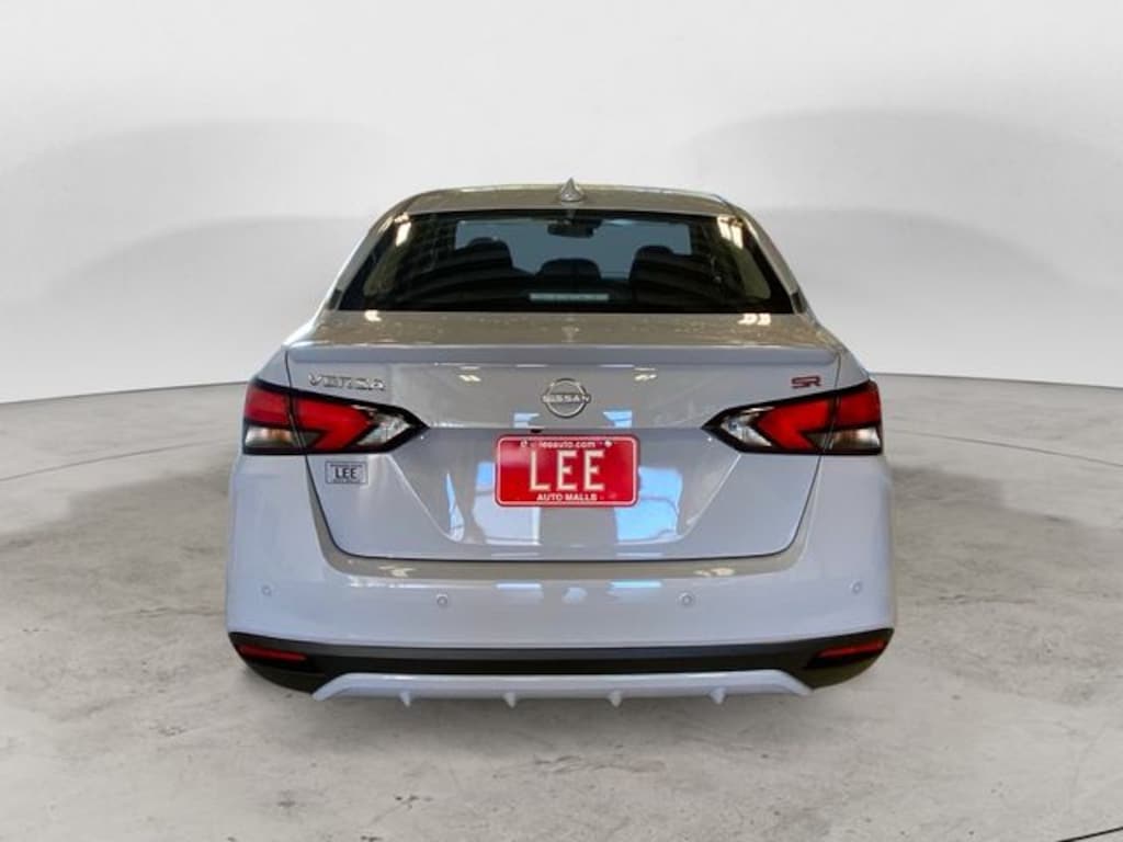 New 2025 Nissan Versa 1.6 SR Sedan