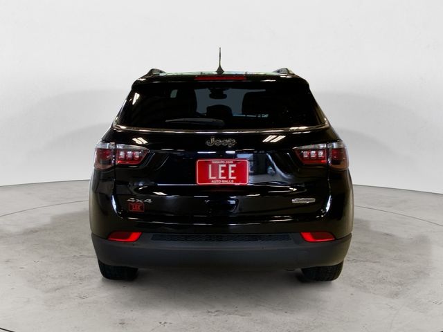 2022 Jeep Compass Latitude photo 3