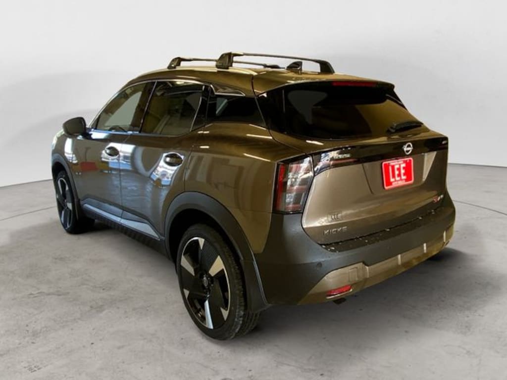 New 2026 Nissan Kicks SR SUV
