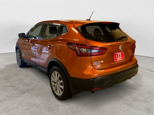 2022 Nissan Rogue Sport S photo 2