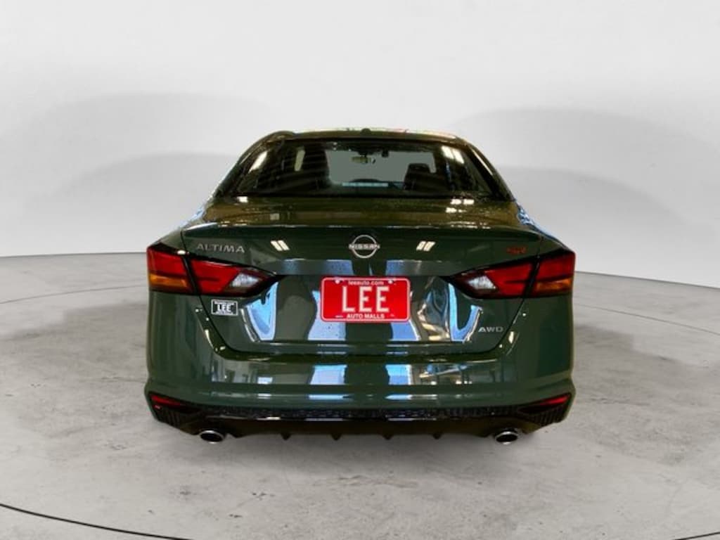 New 2025 Nissan Altima SR Sedan