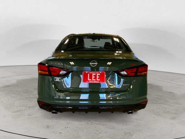 2025 Nissan Altima SR photo 4