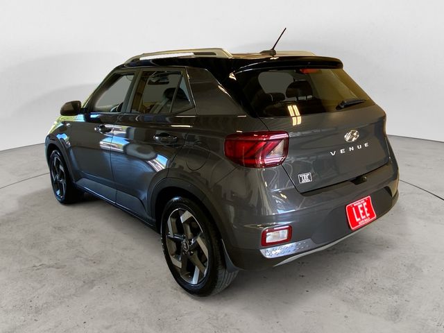 2023 Hyundai Venue Limited photo 3