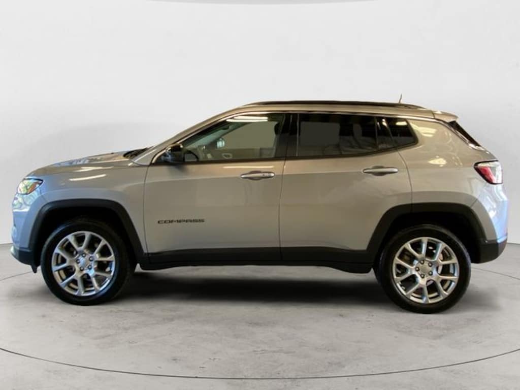 Used 2022 Jeep Compass Latitude Lux SUV