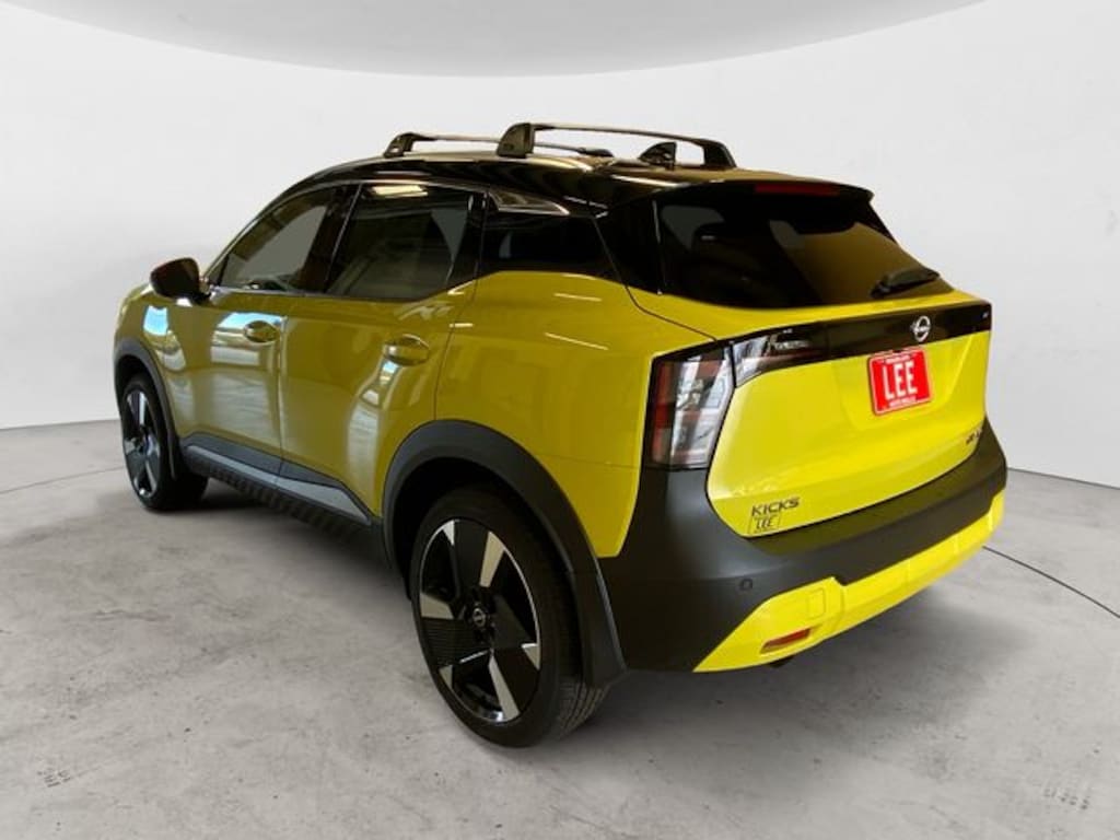 New 2026 Nissan Kicks SR SUV