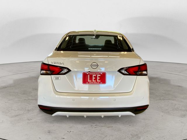 2025 Nissan Versa 1.6 SV photo 4