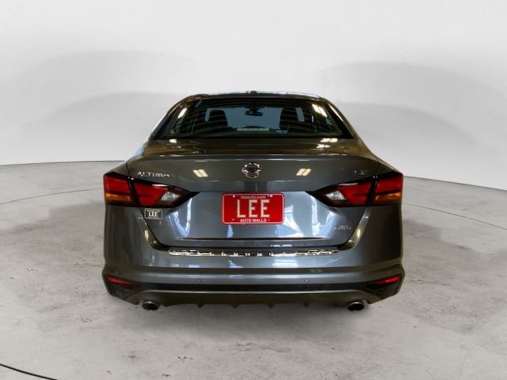 Used 2021 Nissan Altima 2.5 SR Sedan