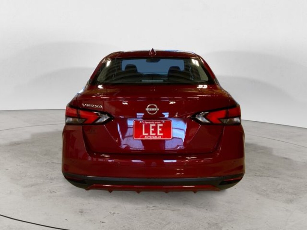 New 2025 Nissan Versa 1.6 SV Sedan
