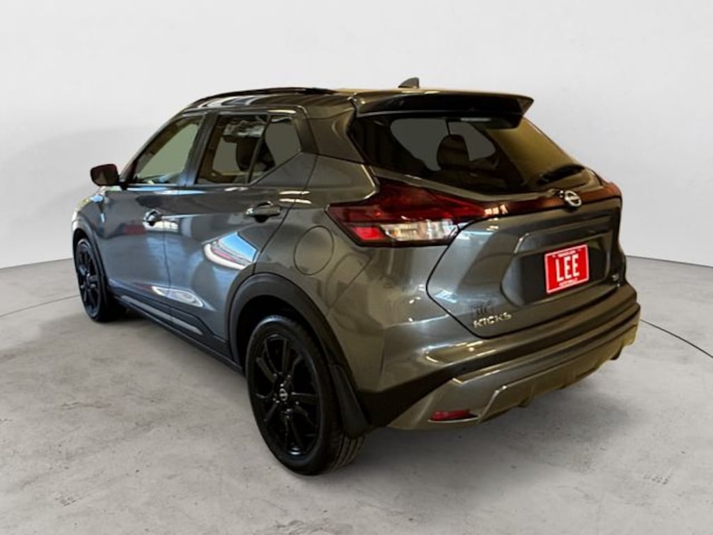 Used 2022 Nissan Kicks SR SUV