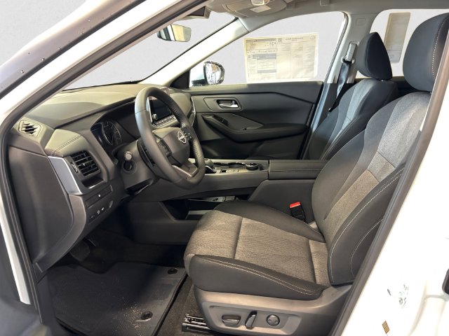 2026 Nissan Rogue SV - Photo 10