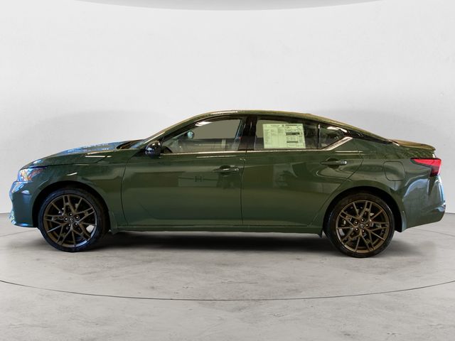 2025 Nissan Altima SR photo 2