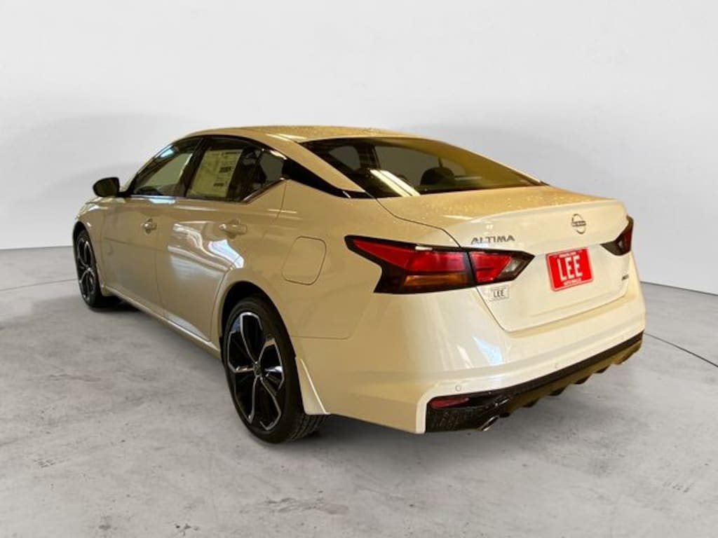 New 2025 Nissan Altima SR Sedan