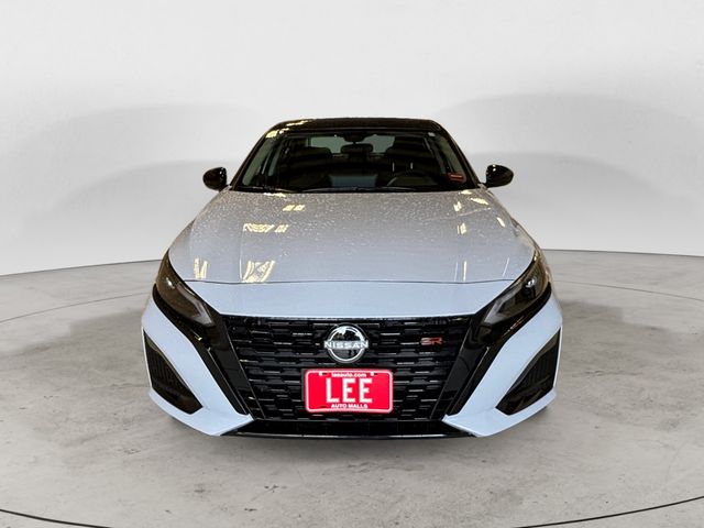 2026 Nissan Altima SR - Photo 9