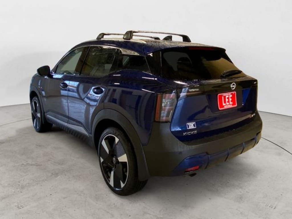 New 2026 Nissan Kicks SR SUV