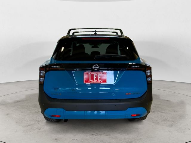 2025 Nissan Kicks SR photo 4