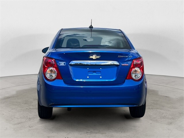 2016 Chevrolet Sonic LT photo 4