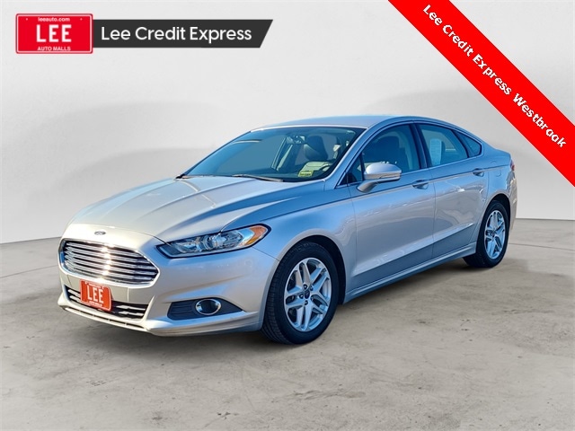 2016 Ford Fusion SE's photo