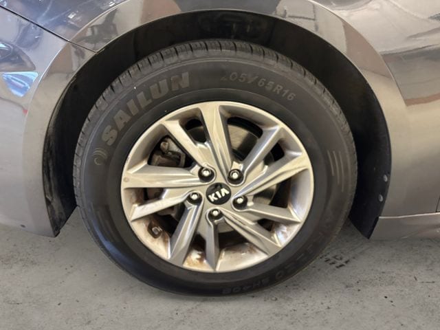 2019 Kia Optima LX - Photo 14