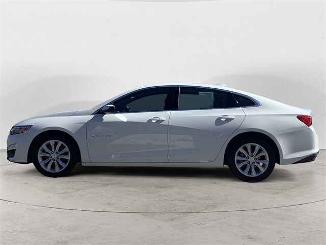 2023 Chevrolet Malibu 1LT photo 2