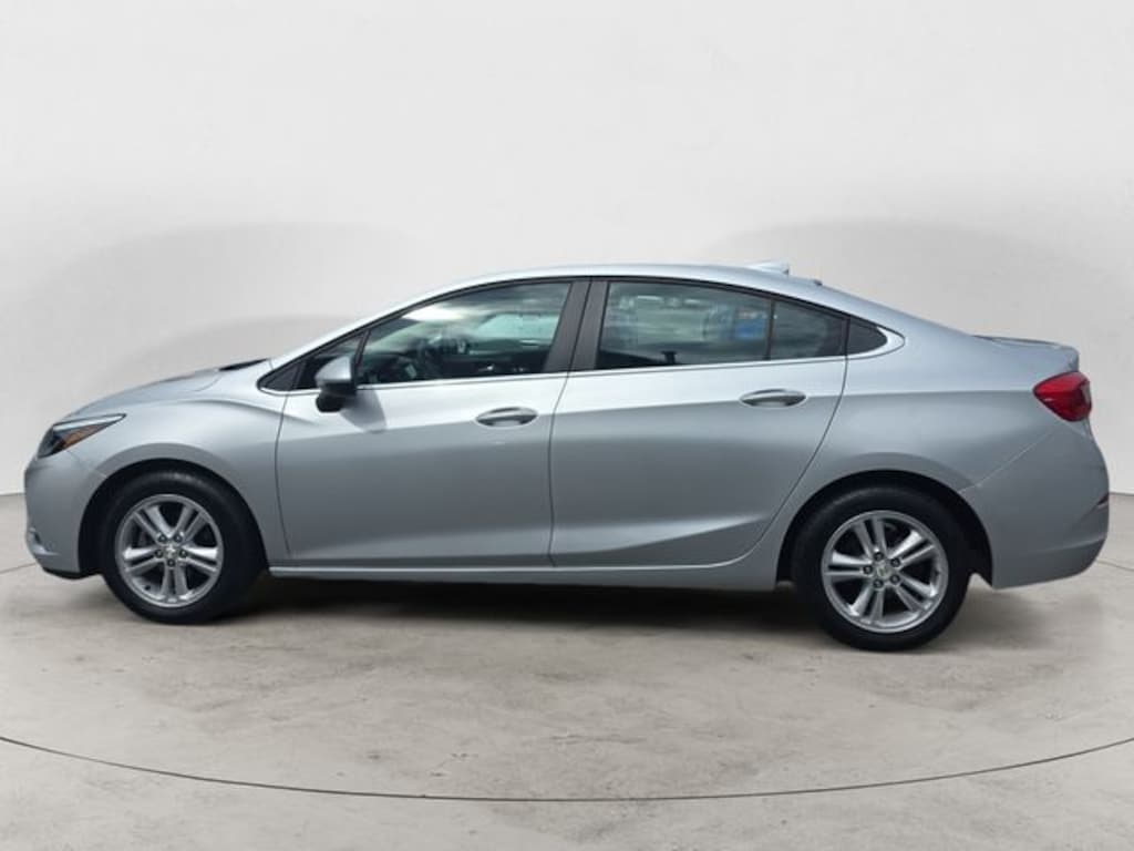 Used 2017 Chevrolet Cruze LT Sedan