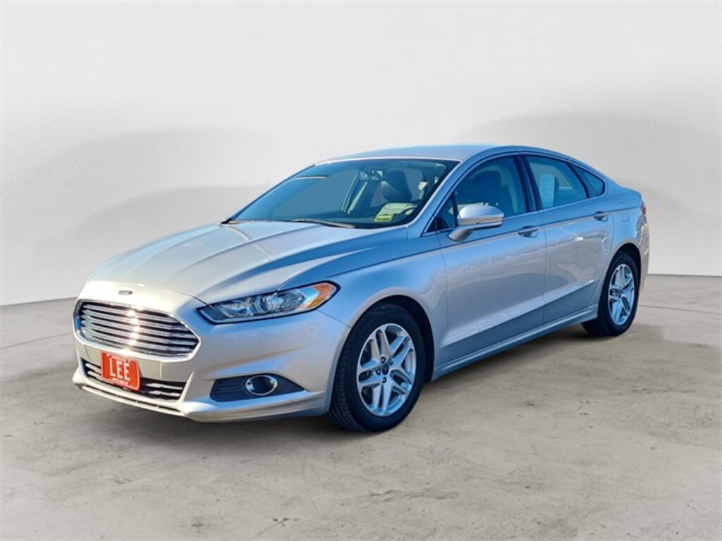 Used 2016 Ford Fusion SE Sedan