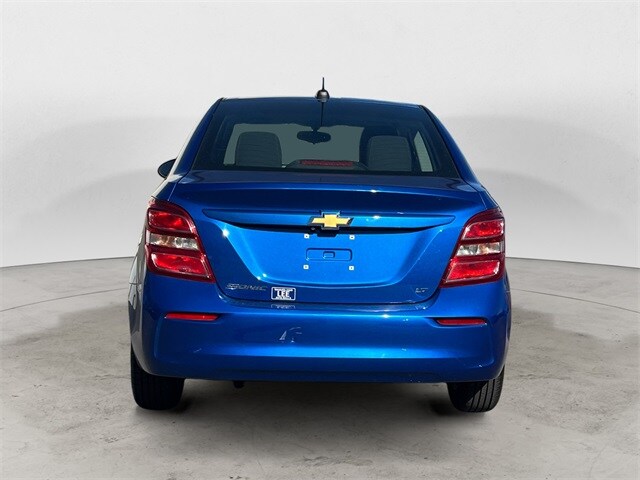 2017 Chevrolet Sonic LT photo 4