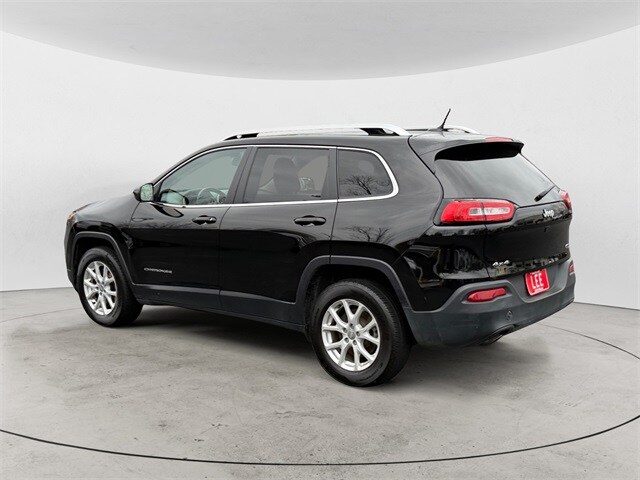 2017 Jeep Cherokee Latitude photo 2