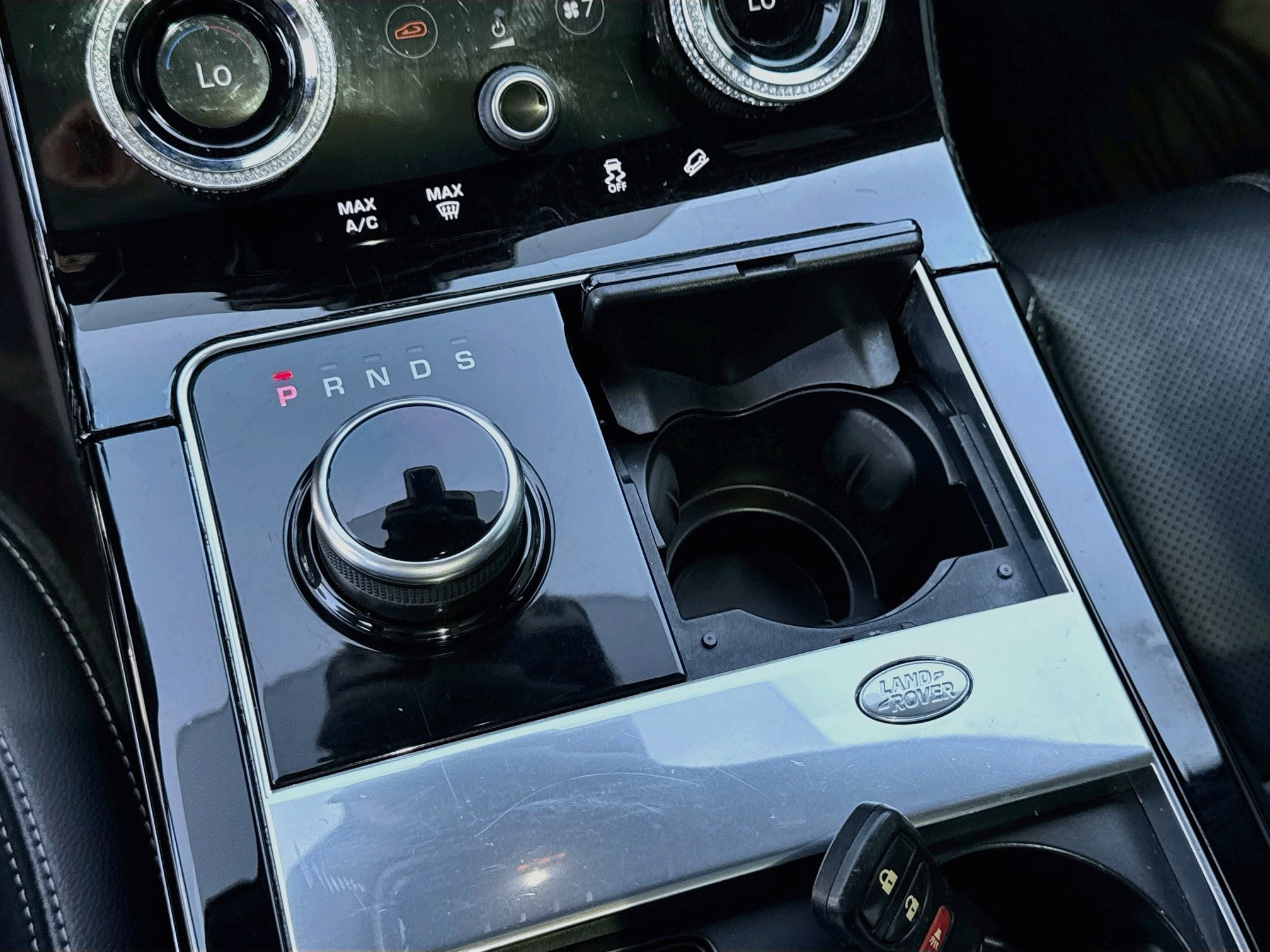 2018 Land Rover Range Rover Velar SE - Photo 18
