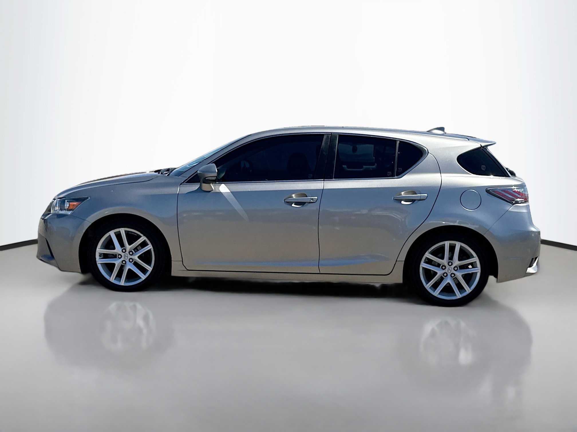 2017 Lexus CT 200h photo 3