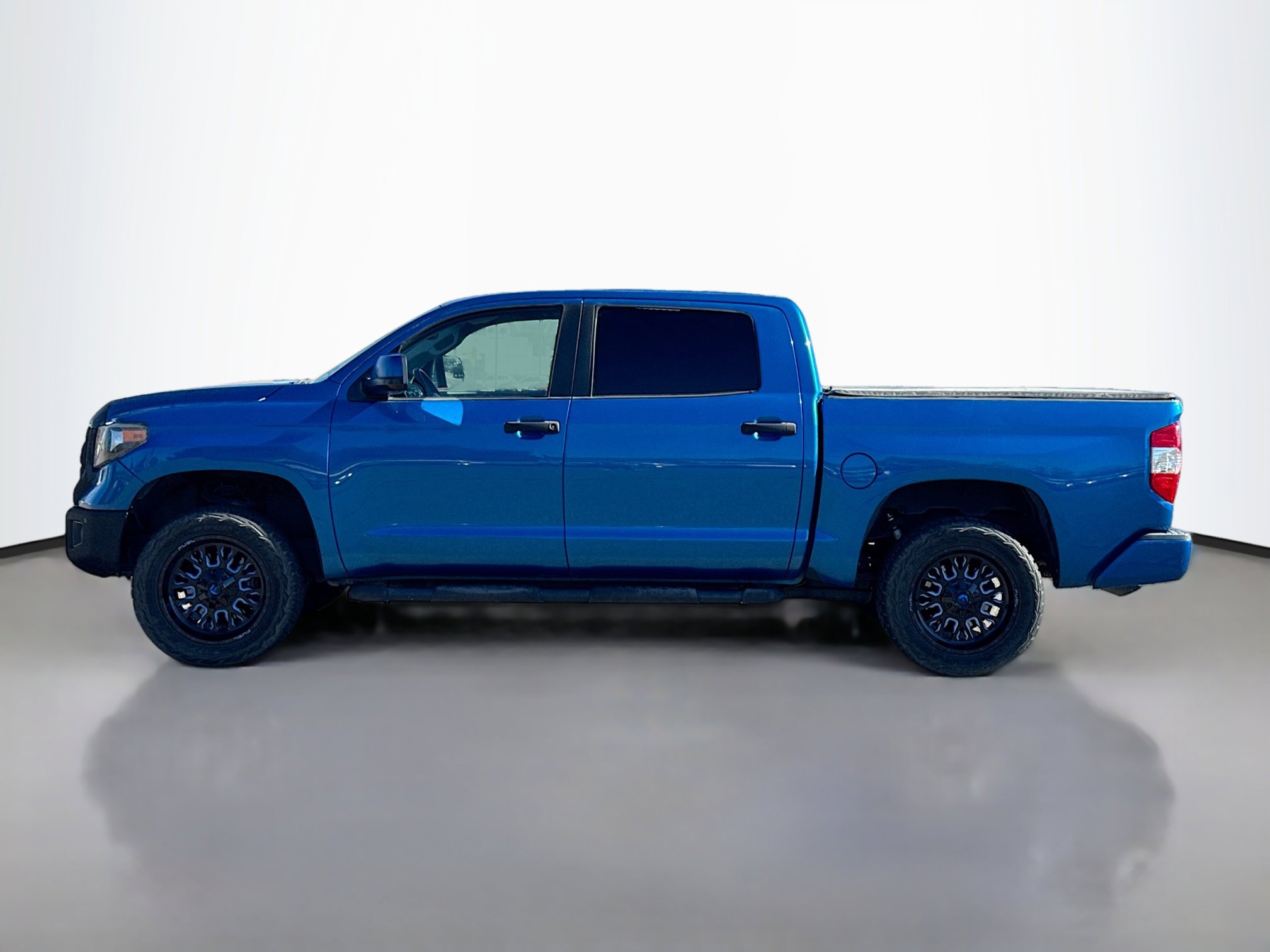 2016 Toyota Tundra SR5 CrewMax photo 3