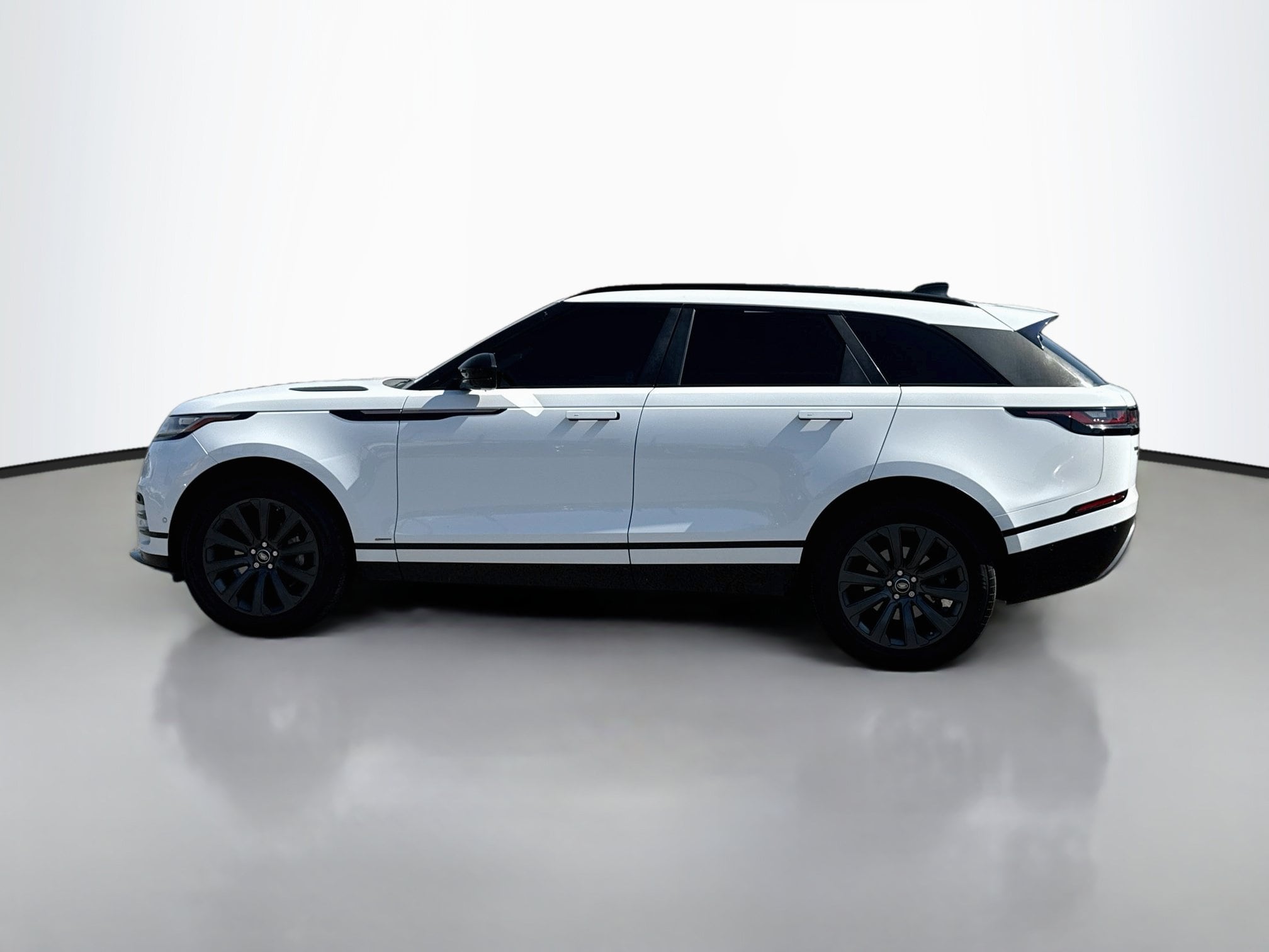 2018 Land Rover Range Rover Velar SE - Photo 2