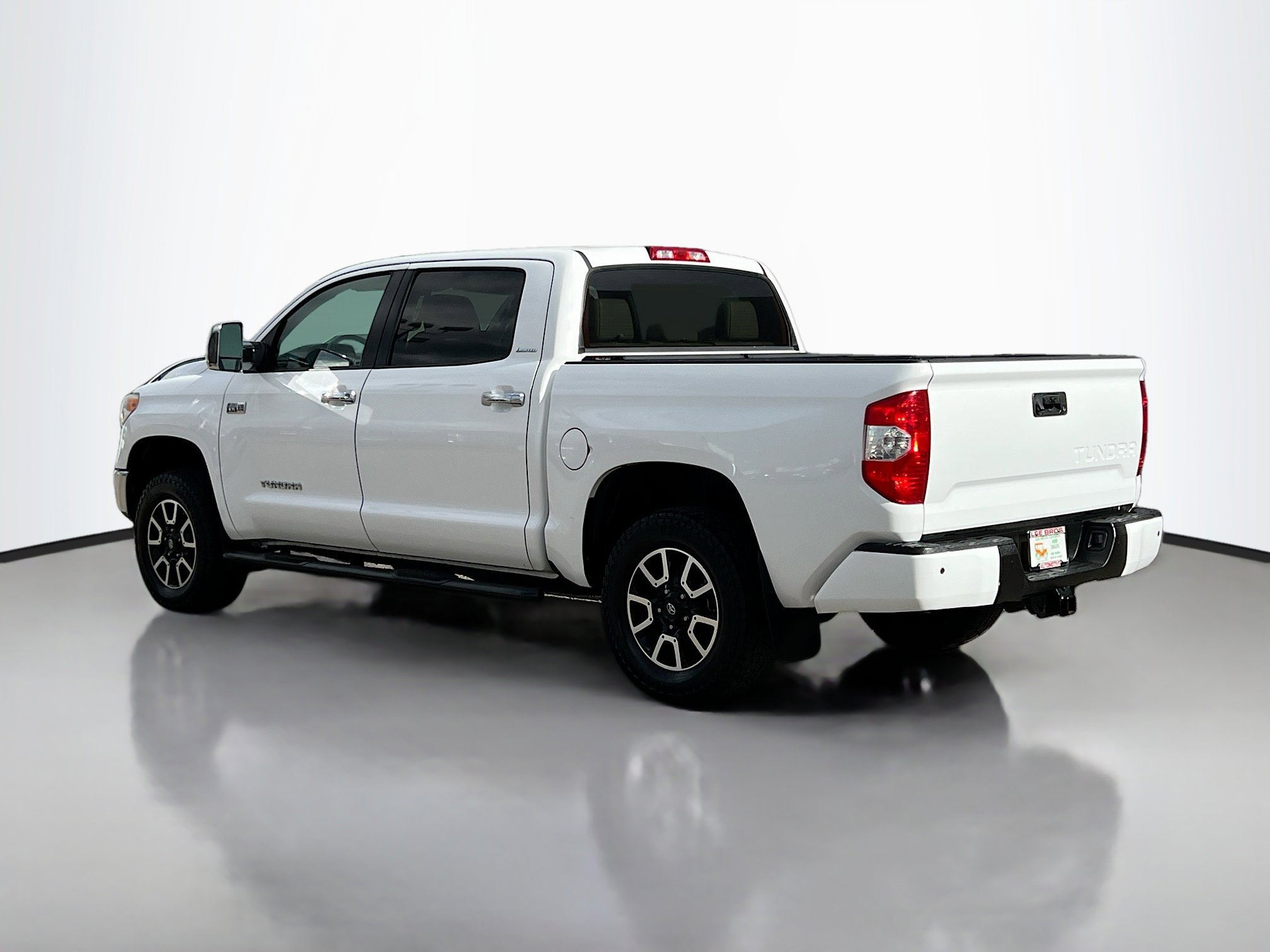 2017 Toyota Tundra Limited CrewMax photo 4