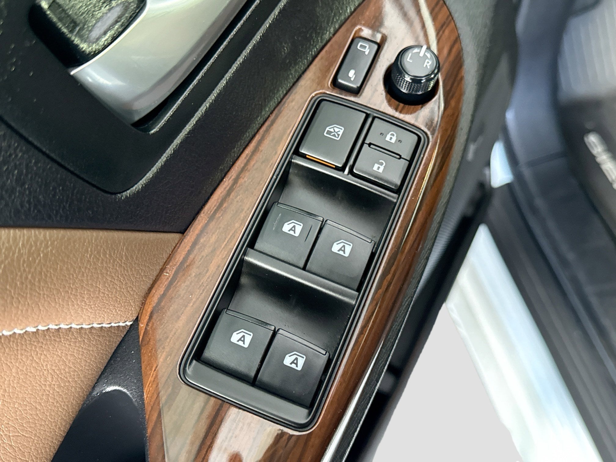 2017 Toyota Sienna Limited - Photo 33