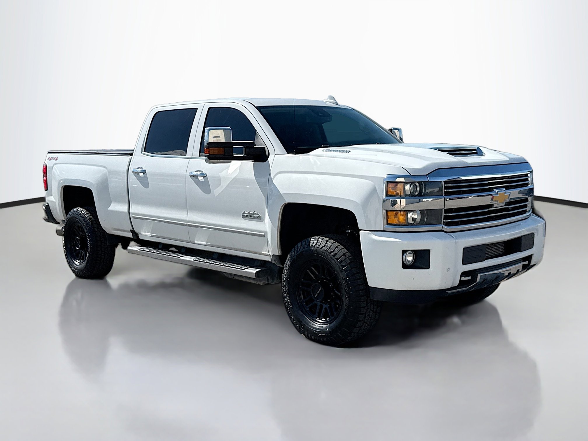 2017 Chevrolet Silverado HD High Country 4WD Crew Cab Standard Box's photo