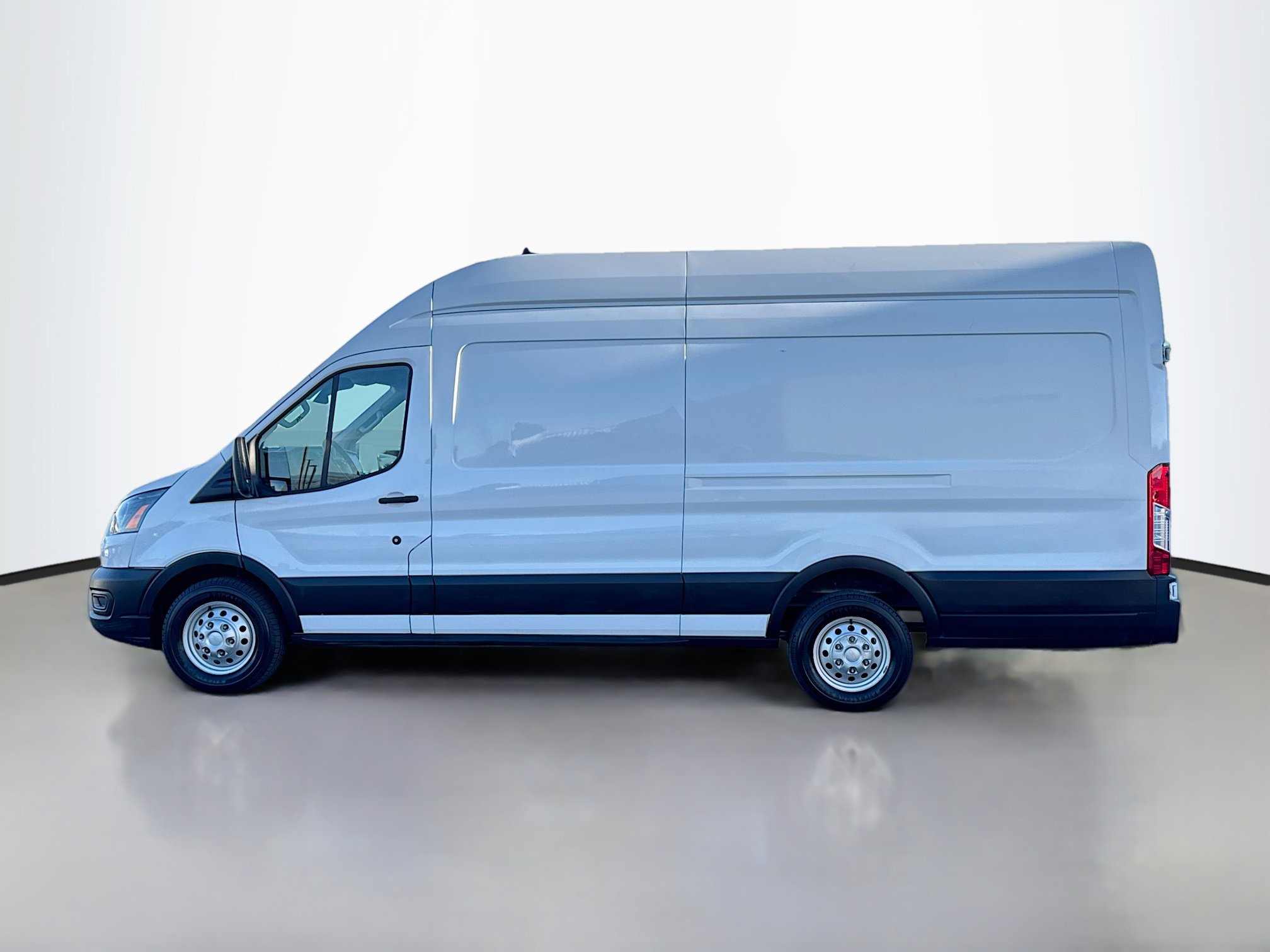 2023 Ford Transit photo 2
