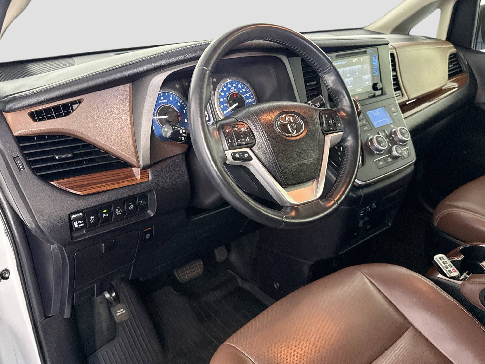 2017 Toyota Sienna Limited - Photo 6